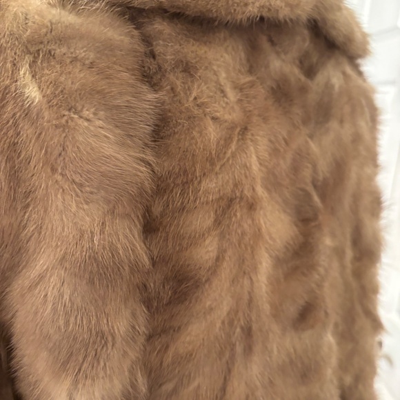 Natural real mink coat chest is approximately 45” - Picture 7 of 12